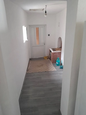 Casă de vânzare 2 cameri 2 holuri,bucătărie, sală. Suprafața terenului 2400m2   Stoicănești Olt  - imagine 2