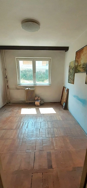 Vand apartament 3 camere in Moroasa 2 - imagine 2