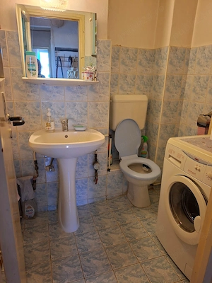 Vand apartament 2 camere - imagine 5