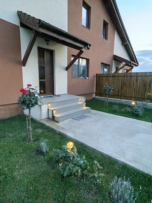 Vând duplex în Moșnița Nouă la 1 km de centru