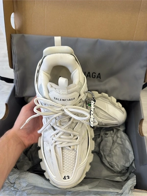 balenciaga track