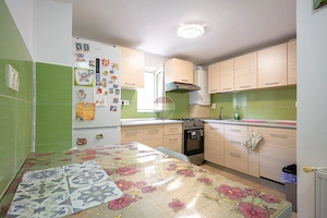 Apartament cu 3 camere, parcare, curte si spațiu depozitare în Sacele - imagine 5