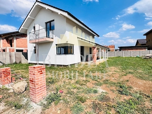 Casa individuala P+M Giarmata 584 mp 22 front, interior la alb - imagine 8