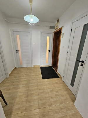 Apartament centru, 4 camere, 2 bai,etaj 2 - imagine 4