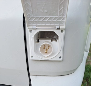Vând volkswagen transporter modificat în autocamper și pregătit de vacanță - imagine 12