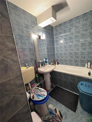 Apartament 2 camere Semidecomandat cf 2 Piata Resita - imagine 3