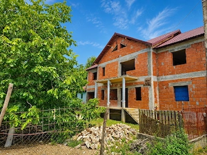 Casă P+1 cu 1.294 mp teren, Structură finalizată, Sat Cioboți, Olanu, Vâlcea - imagine 3