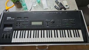 Yamaha sy77  profesional 
