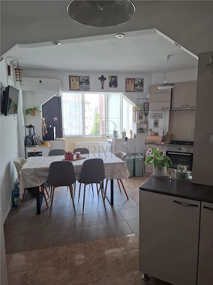 Dambovita - 2 Camere - Etaj intermediar - Decomandat - Centrala proprie