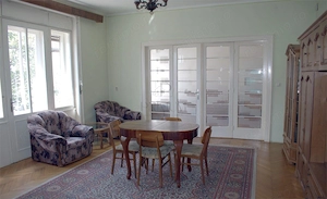 BALCESCU - 4 CAMERE - ETAJ 1 - SPATIOS - 2 BAI - DEBARA - TERASA - ISTORIC -