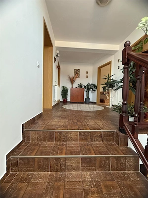 MOSNITA - 4 CAMERE - CASA INDIVIDUALA -PANOURI SOLARE - imagine 3