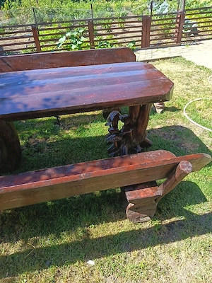 Masă rustica și bănci 