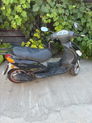 Scuter Piaggio Fly 2004 - imagine 4