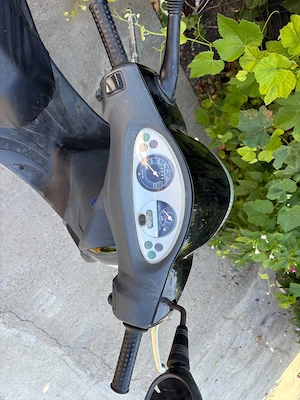 Scuter Piaggio Fly 2004 - imagine 3