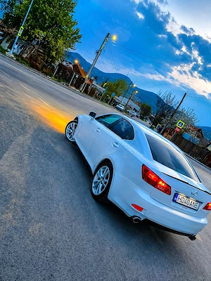 Lexus IS220D varianta Luxury Line - imagine 4