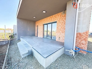 COMISION 0% Triplex cu 4 camere de vanzare in localitatea Sacalaz
