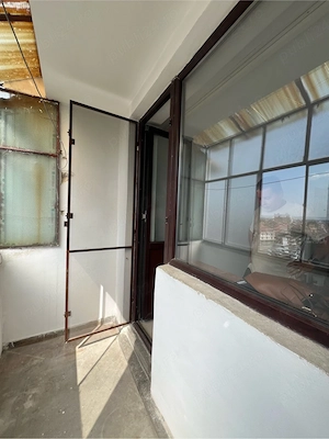 vand apartament 2 camere zona Crihala - imagine 5