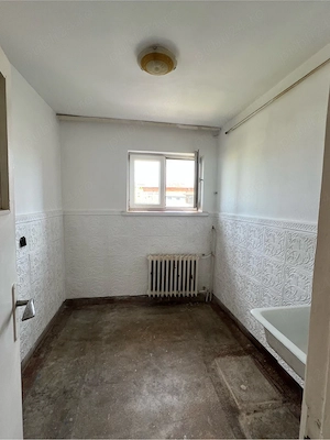 vand apartament 2 camere zona Crihala - imagine 2