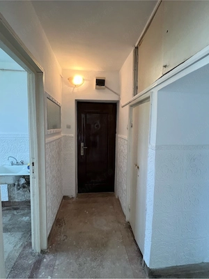 vand apartament 2 camere zona Crihala - imagine 6