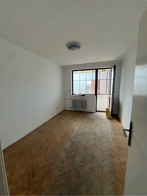 vand apartament 2 camere zona Crihala - imagine 7