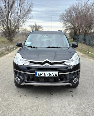 Citro n C-Crosser 2.2 HDi 4x4   7 locuri   2009 - imagine 2