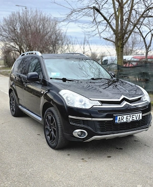 Citro n C-Crosser 2.2 HDi 4x4   7 locuri   2009