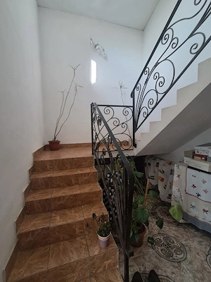 Casa pe 2 niveluri, 1216 mp teren, Tomesti - imagine 11