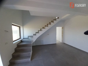 Duplex cu 4 camere, teren individual de 259 mp si terasa de 20 mp, in Plopi - imagine 9