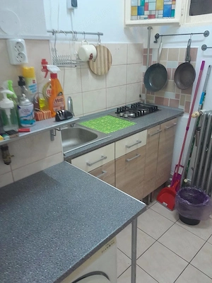 Vanzare garsonieră 26 mp, decomandată, boxă, mobilată, metrou Dristor 5 min - imagine 3