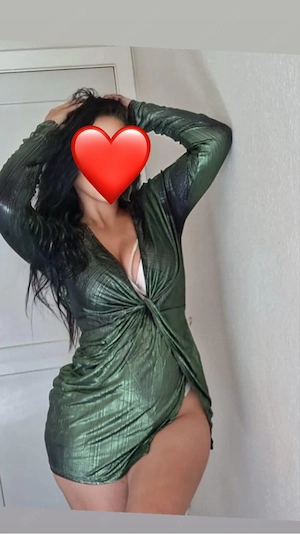 Bună dragii mei sunt o bruneta sexy noua în oraș pozele mele sunt reale 100 %