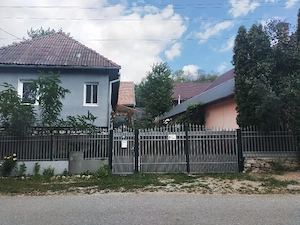 Casă de vânzare