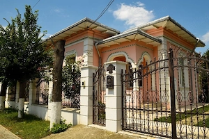Casă ultracentral Roman - imagine 7