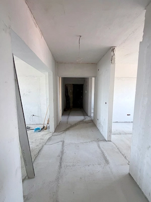 APARTAMENT SPATIOS CU VEDERE PE 2 PARTI - imagine 5