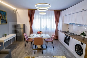 Apartament 3 camere, 70 mp, parcare, zona Centrală - imagine 2