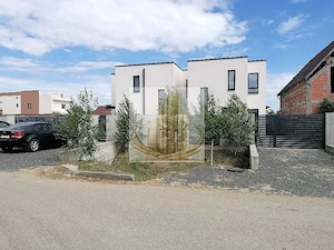 Casa aproape de scoala, gradinita, liceu, 4 camere, asfalt, toate utilitatile - imagine 5