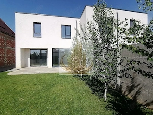 Casa aproape de scoala, gradinita, liceu, 4 camere, asfalt, toate utilitatile - imagine 6