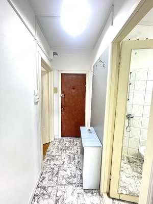 Ap. 1 camere , decomandat etaj 2 din 4 - Complex Studentesc - imagine 3