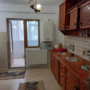 Roman- Inchiriez apartament 2 camere decomandat, et 1, 61 mp, langa Scoala nr. 9 Roman - imagine 5