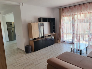 Casa cu 4 camere si garaj - imagine 2