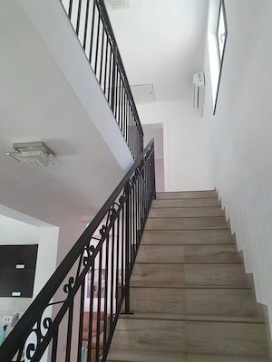 Casa cu 4 camere si garaj - imagine 14