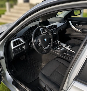 BMW seria 3 320d F31 Automat ACC, Xenon selectiv adaptiv, Frontal Collision Warning, CarPlay  - imagine 4