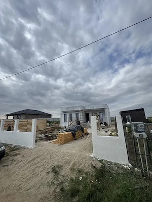 Casa individuala de vanzare, 126 mp, teren 700 mp, zona Pielesti - imagine 1
