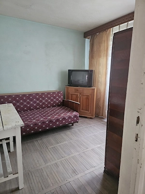 De vânzare Apartament 3 camere,etaj 1,zona Ion Creangă - imagine 2