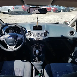Ford fiesta benzină  de oras - imagine 2