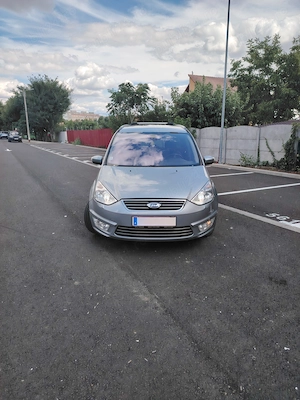 Vând Ford Galaxy 