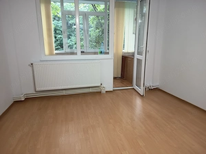 De vânzare apartament 3 camere Micro 17  - imagine 4