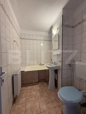 Apartament cu 2 camere, 58 mp, zona Micro 16 - imagine 4