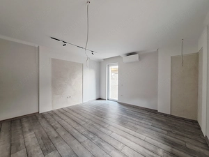 In vila. Gradina privata. Bucatarie inchisa. Dotari premium. - imagine 3