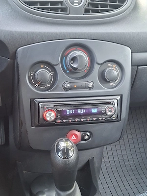 Renault Clio 3   1.2 Benzină   An 2008   Doar 111.000 km reali   Mașină personală - imagine 9