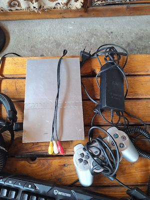 PS 4 pro modat  700 lei + 2 jocuri  Ps3 350 lei +jocuri =500 PS 2 350 lei cu jocuri  Monitor Lg Diag